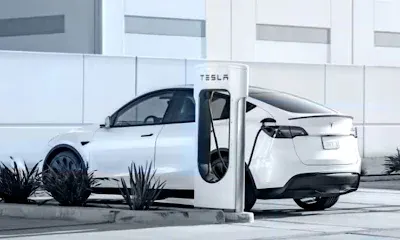 2025 Tesla Model Y Changing Station