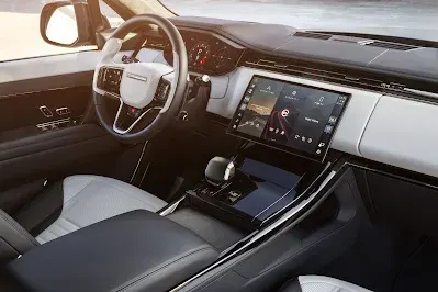 The 2024 Range Rover Sport SV infotainment