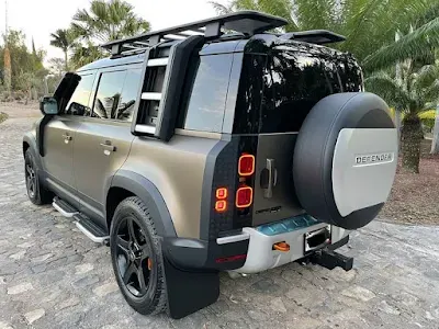 2023 Land Rover Defender 2023 Land Rover Defender roof top cargo carrier