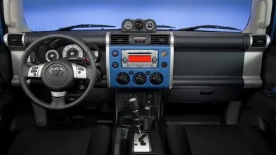 2014 Toyota FJ Cruiser interior